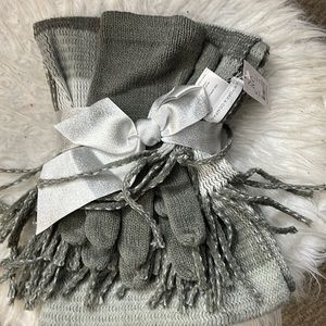New York and company scarf and gloves set